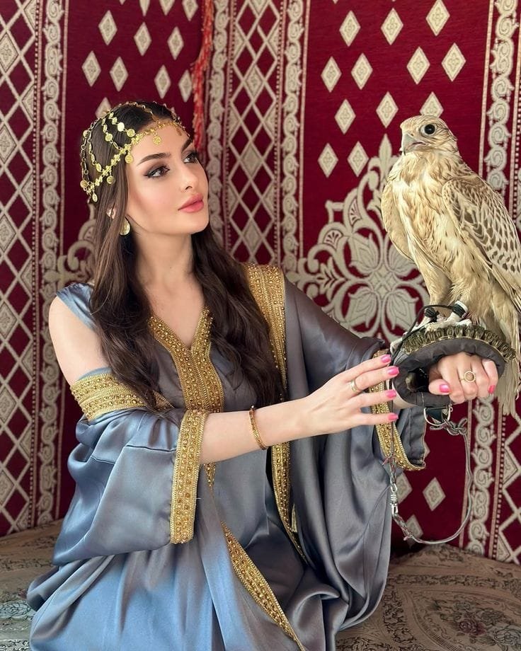 Guest with falcon
